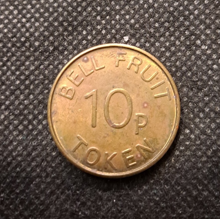 BELL FRUIT 10 P TOKEN! e5353XCX