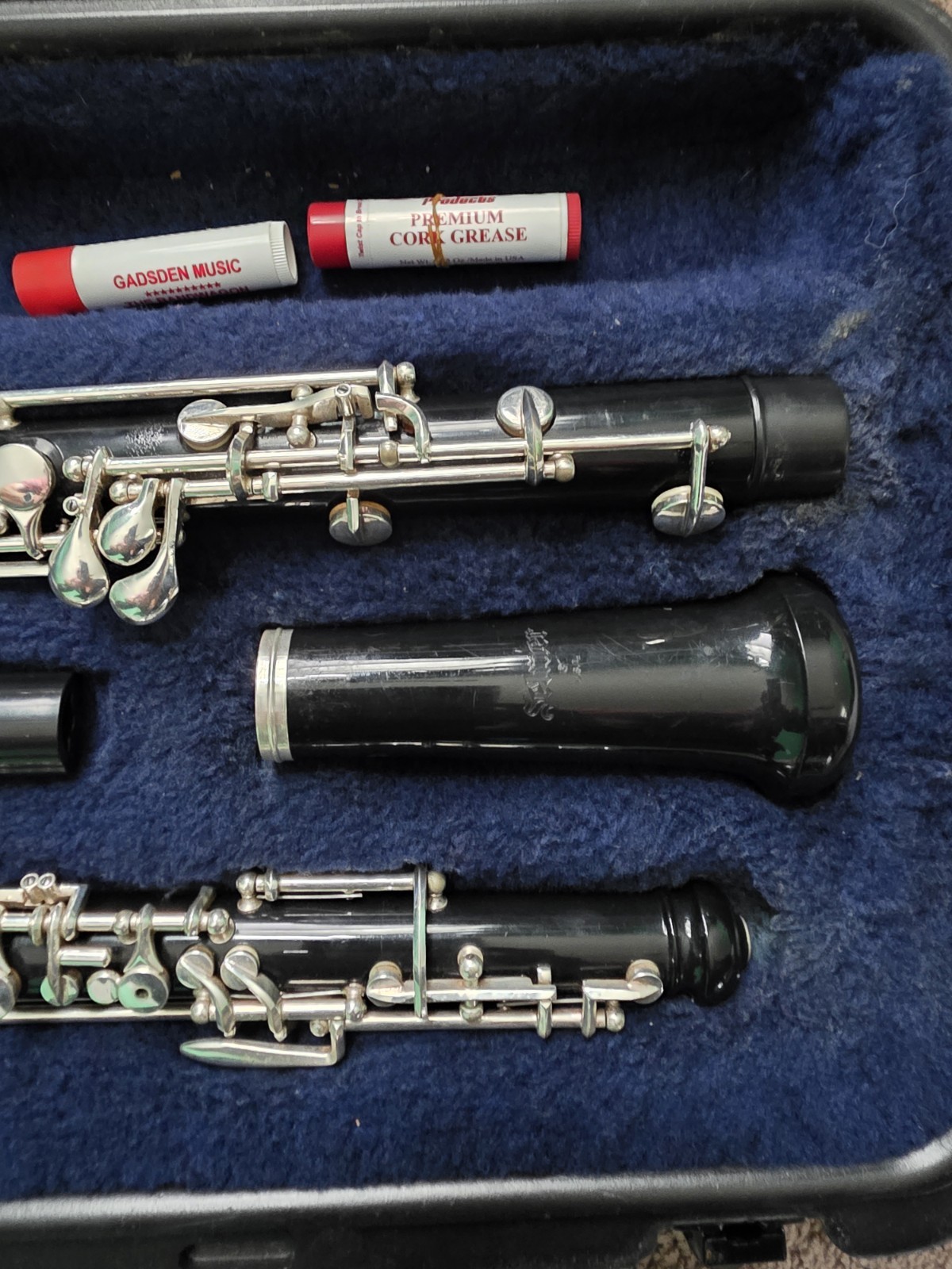 Selmer USA Student Oboe B 65681 With Hard Case