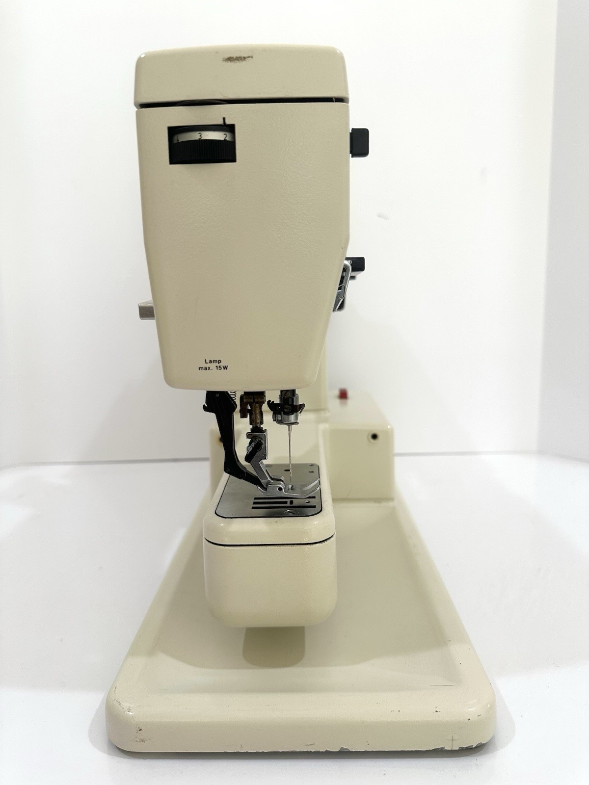 Pfaff Heavy Duty MetalSewing Machine 1222-E No Pedal or Cord -Parts Untested