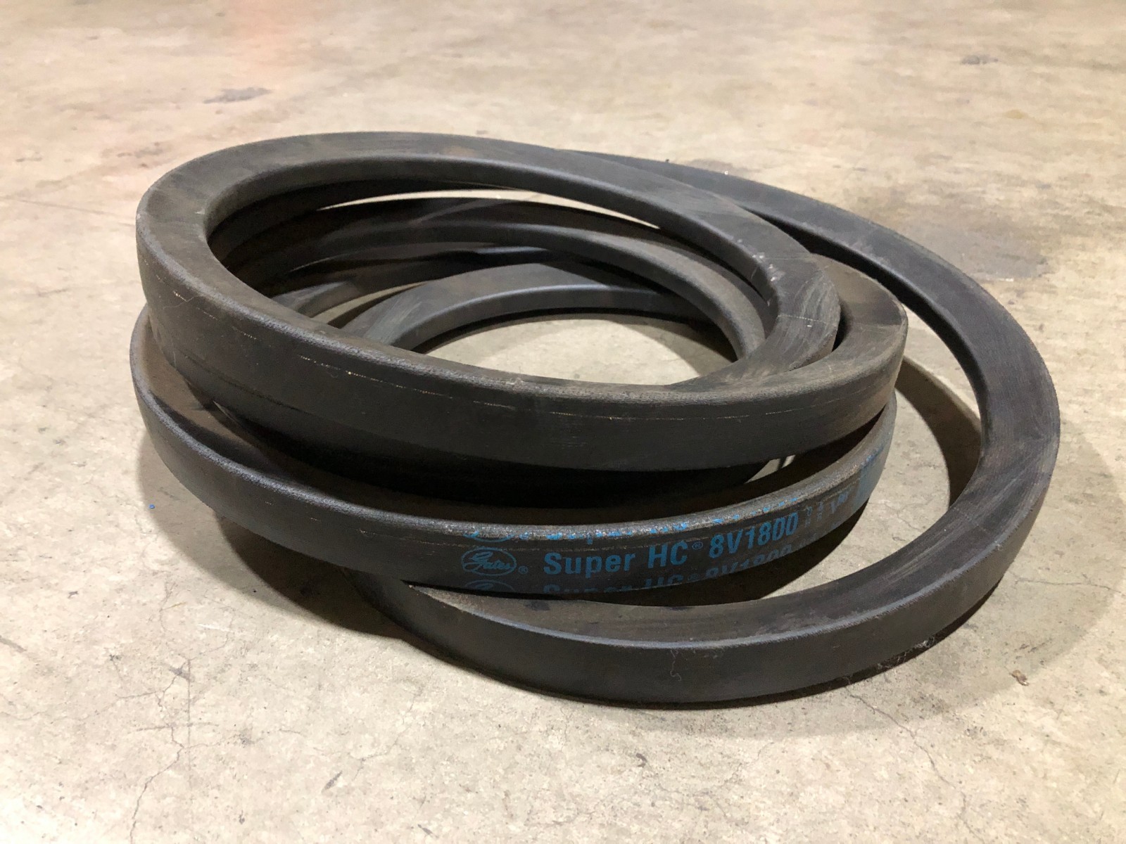 New Gates 8V1800 Super HC Narrow Section Wrapped V Belt 9336-1800 - No Box