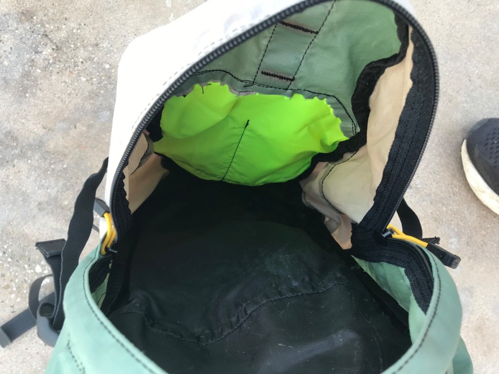 Green & Off Whit Camelbak Hydration Pack Cloud Walker No Bladder Backpack Hiking