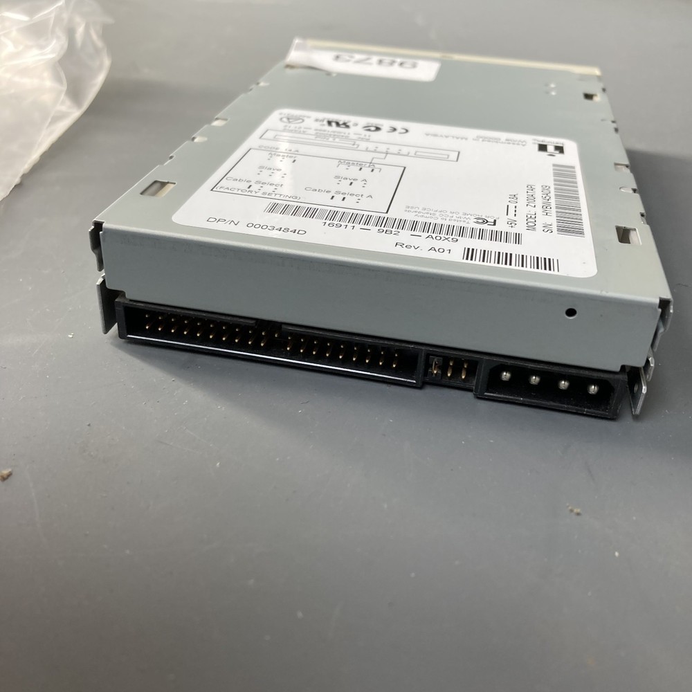 Iomega Zip 100 ATAPI3 Internal Drive Model Z100ATAPI