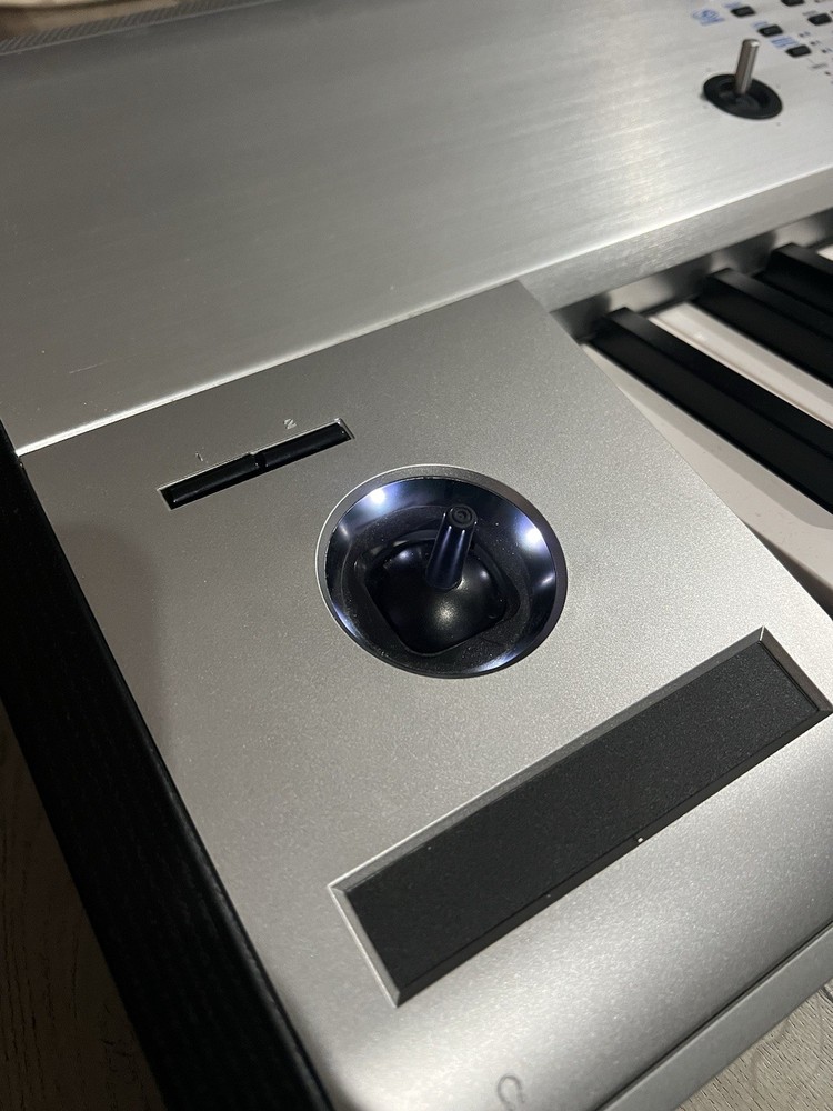 Korg Kronos 2 88 Platinum