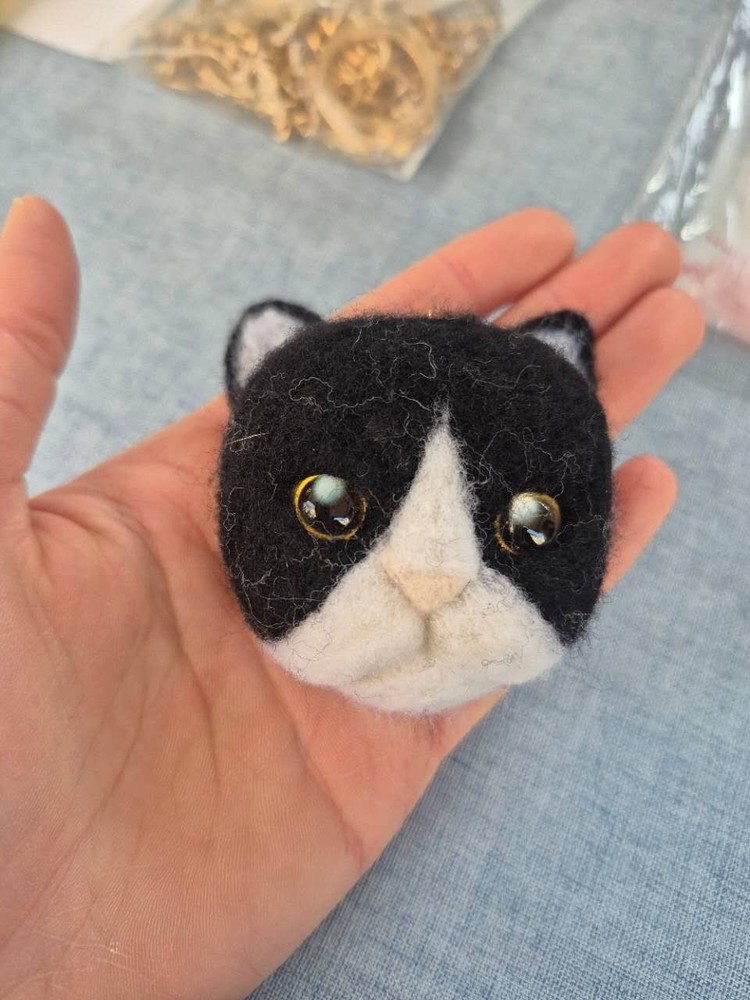 wool-felted Cat Head