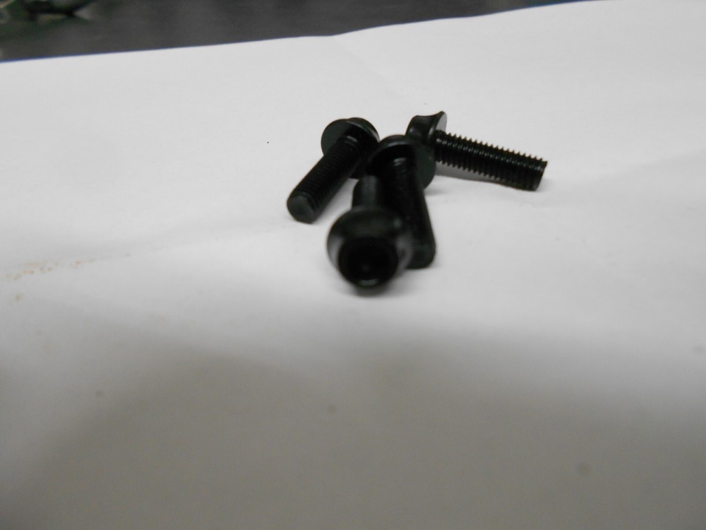2 pair Wolf tooth alloy bottle cage bolt blk