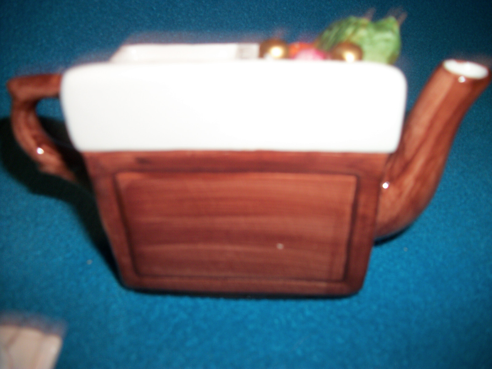 Lot of 2 VintageWorld Bazaar Mini Teapot Stove & Sink NIB