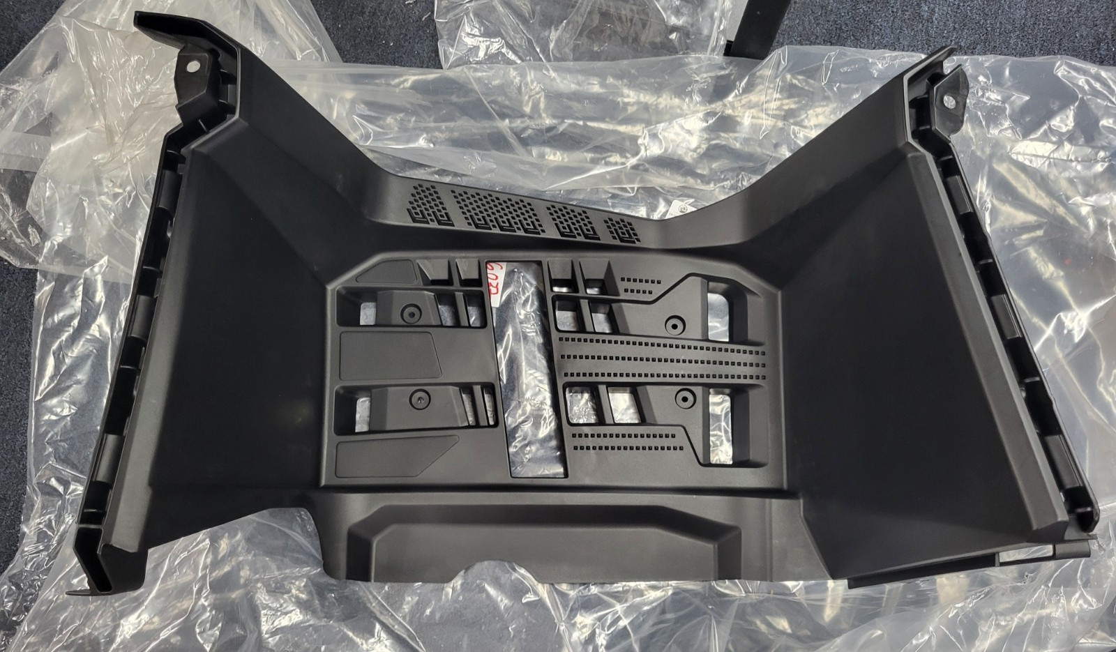 CAN-AM OUTLANDER 450, 570, 650, 850, 1000 LEFT FLOORBOARD FOOTWELL FOOT BOARD