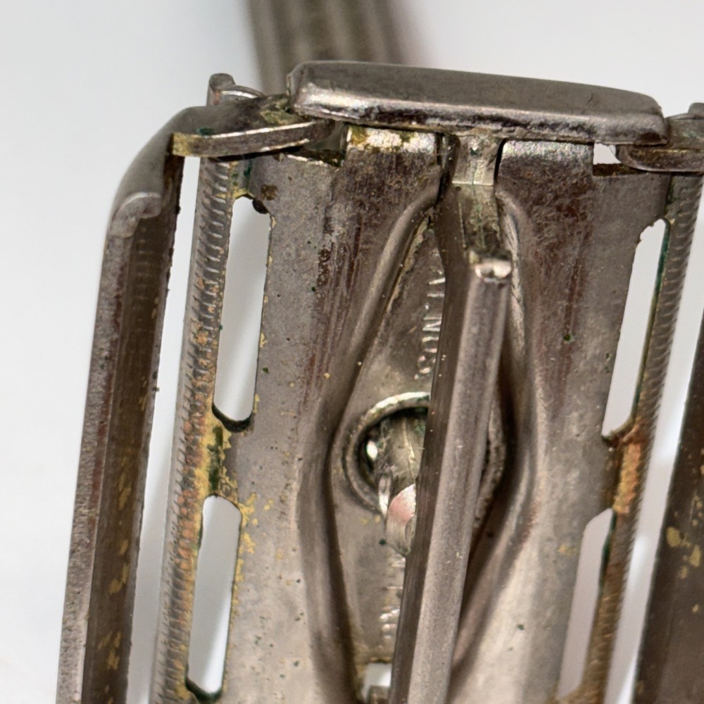 1957 Gillette Super Speed Flare Tip DE TTO Safety Razor Date Code C2