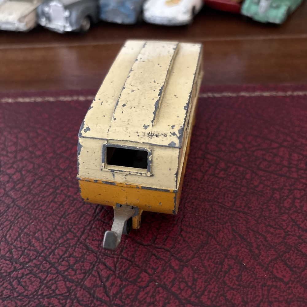 Dinky CARAVAN ( yellow/cream)
