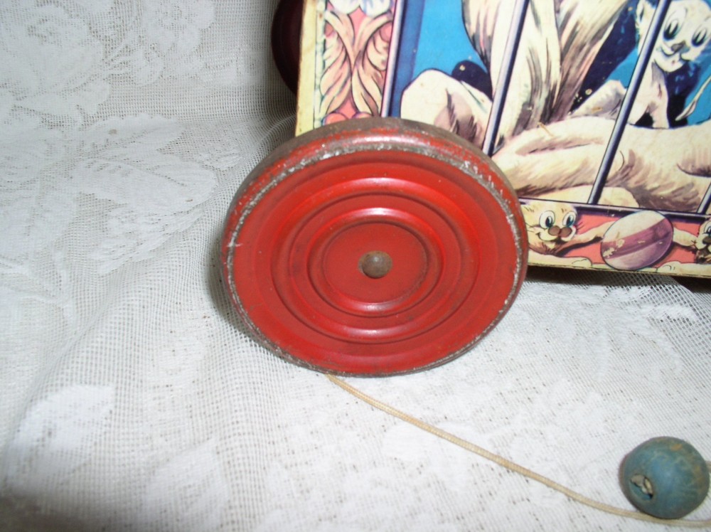 Vintage Gong Bell Mfg Circus Train Pull Car
