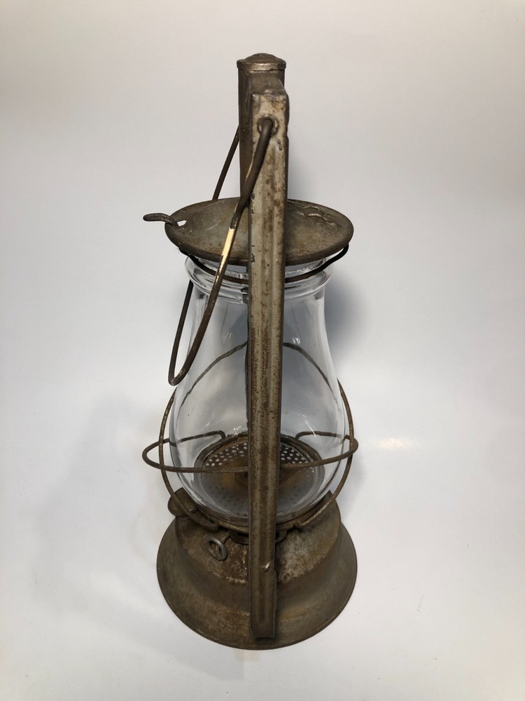 Antique Dietz Victor Lantern With Globe
