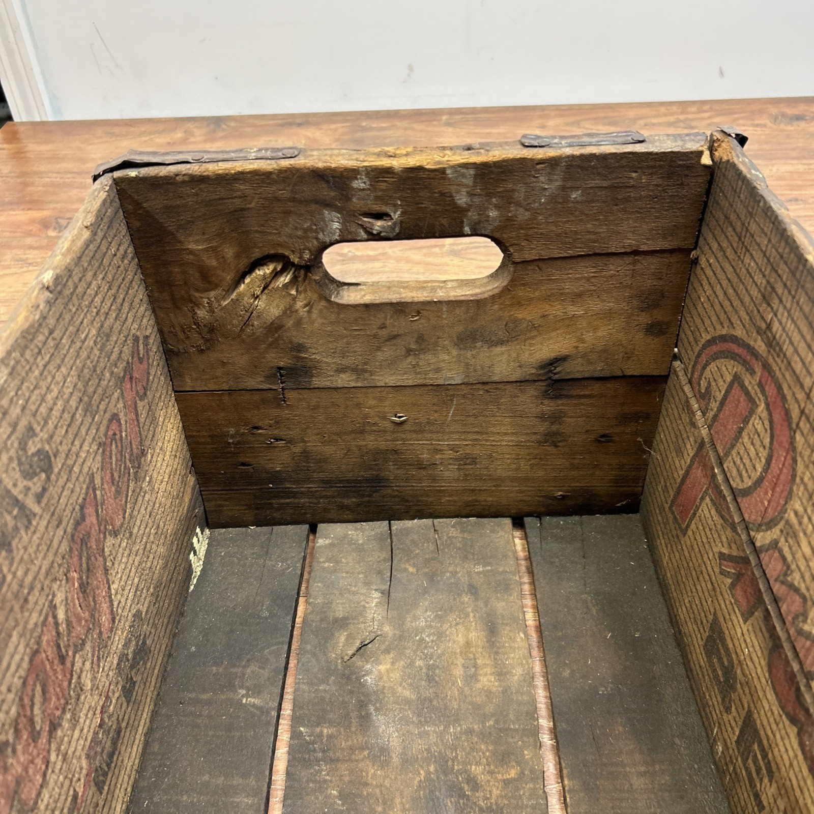 Atlas Prager Beer Crate Case Wood Chicago BW96 Wooden Advertising No Lid