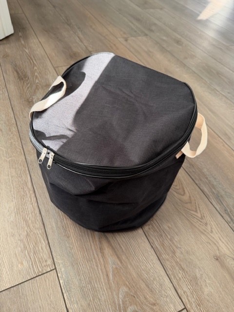 Toy play mat with storage