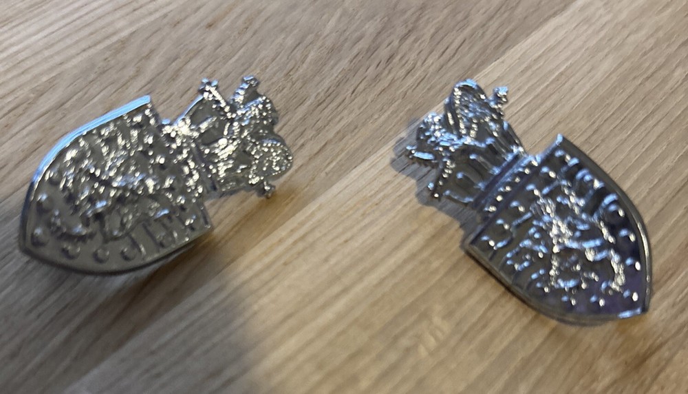 Devon And Cornwall Police Collar Badges X 2