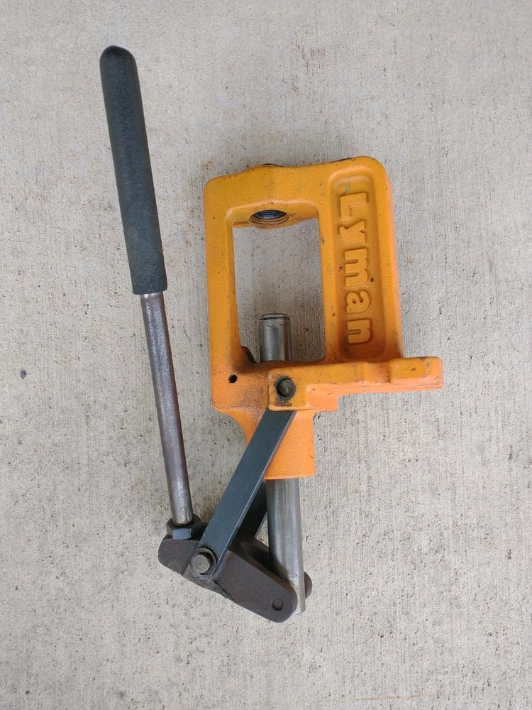 LYMAN ORANGE CRUSHER RELOADING PRESS  CAST IRON  SINGLE STAGE