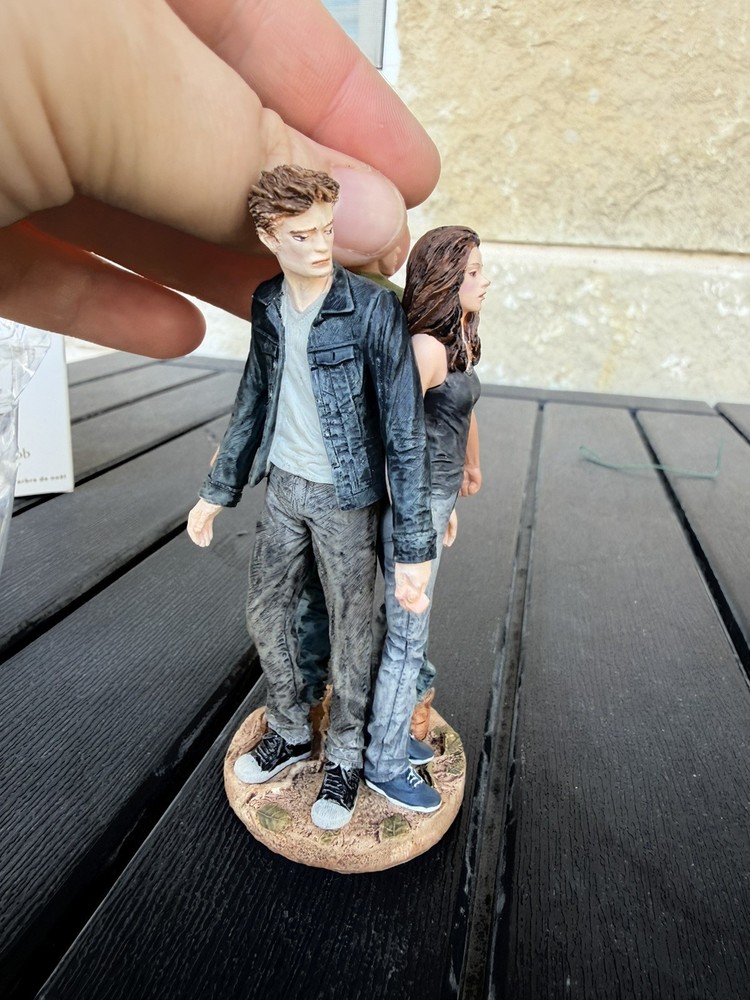 RARE Hallmark 2011 Bella Edward and Jacob Twilight Eclipse Ornament