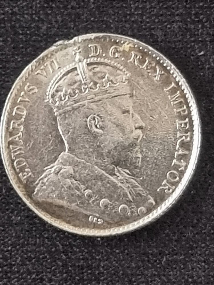 1902 CANADIAN SILVER 5 CENT COIN