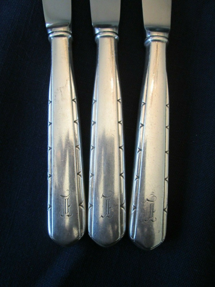 SET 3 DINNER KNIVES! Vintage GORHAM silverplate: REMEMBRANCE pattern: LOVELY