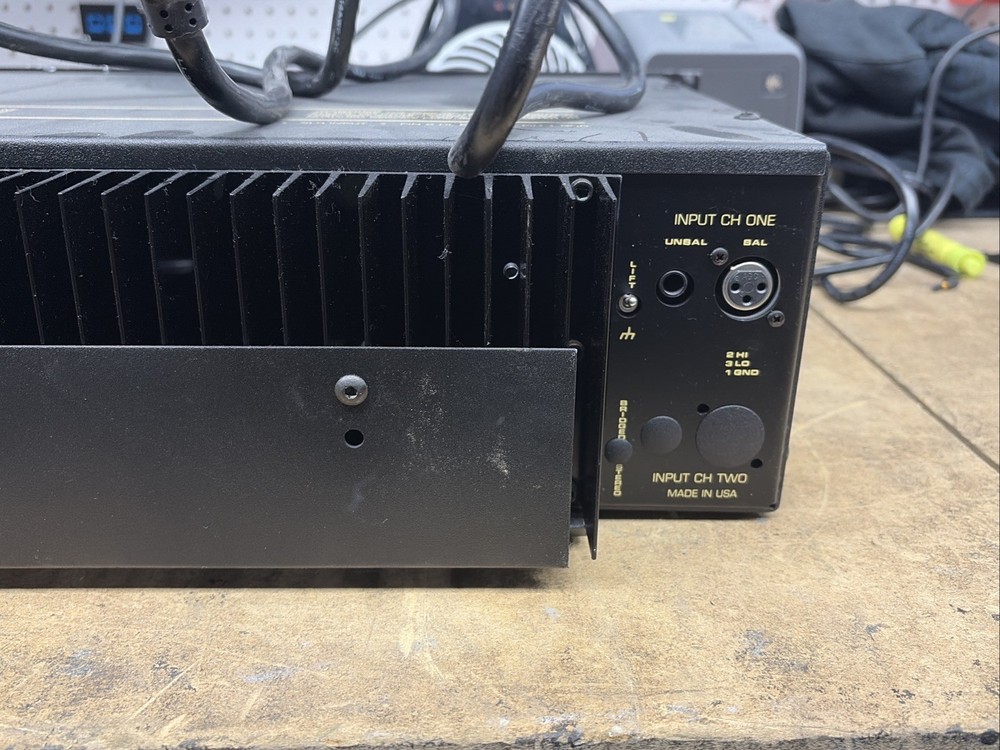 AB International 712 Amplifier