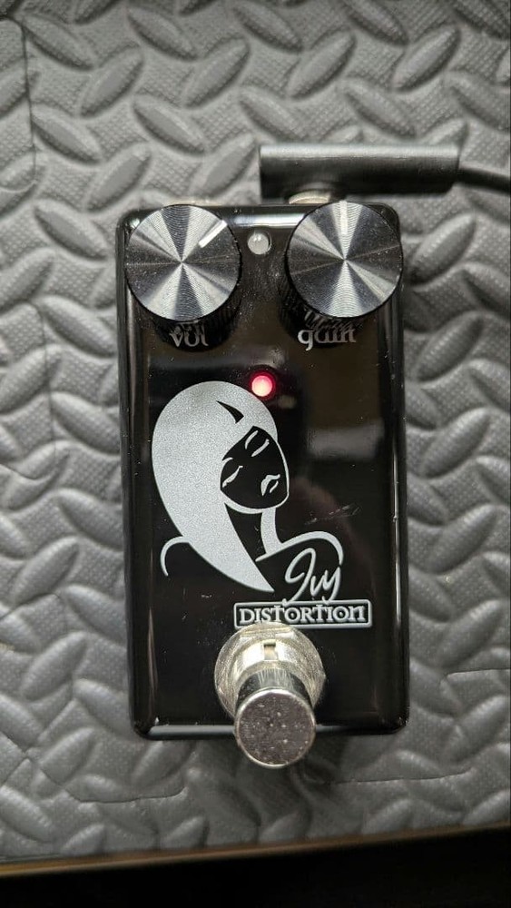 Red Witch Seven Sisters Distortion