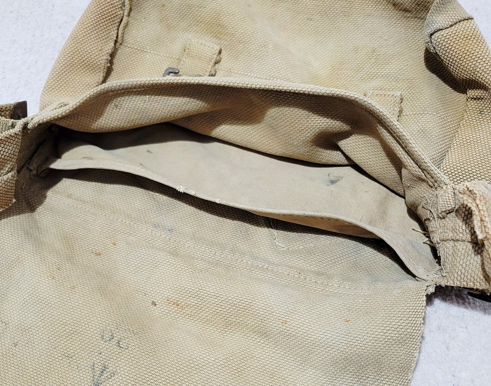 WW1 1918 - BRITISH ARMY WEBBING SMALL PACK BAG WITH STRAP 1908 PATTERN MOUNTED