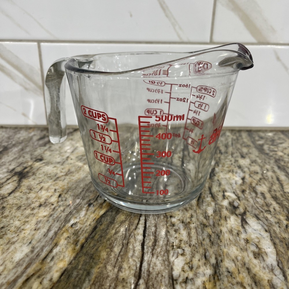 Anchor Hocking 2 Cup Measuring Cup Red Numbers & Letters Hook Handle 🇺🇸