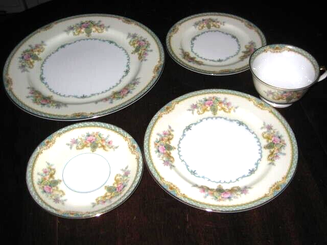 Noritake China GIRARDO Five Piece Place Setting Mint Never Used