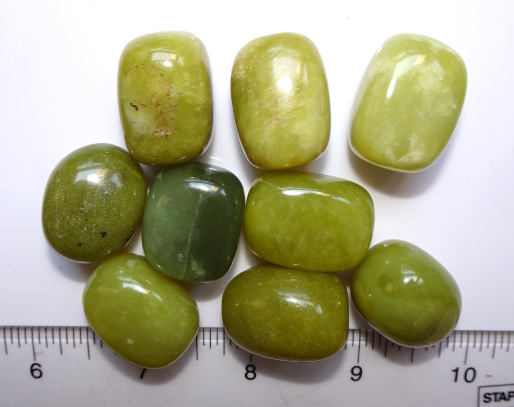 Serpentine - 9 Medium Tumbled Stones rt132b