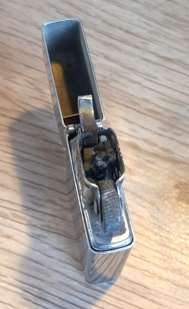 Vintage ZIPPO Lighter Little Format Chrome Lightly Used