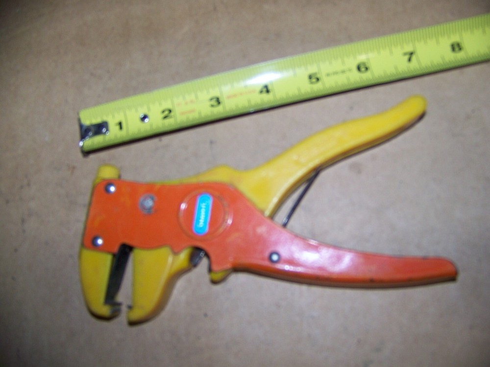 VINTAGE SNAPIT WIRE MULTI TOOL USED