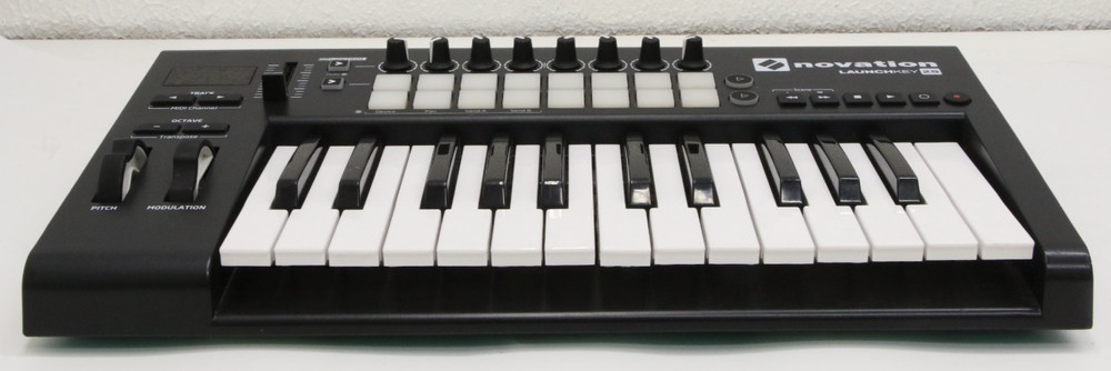 Novation Launchkey 25 Mk2 Midi Keyboard Controller *READ*