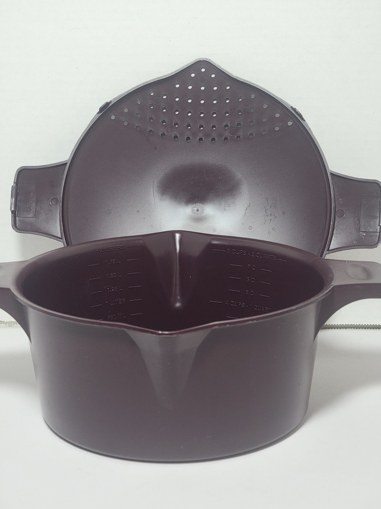 Pampered Chef Maroon Micro Cooker Large Microwave Steamer Strainer 2 Quart