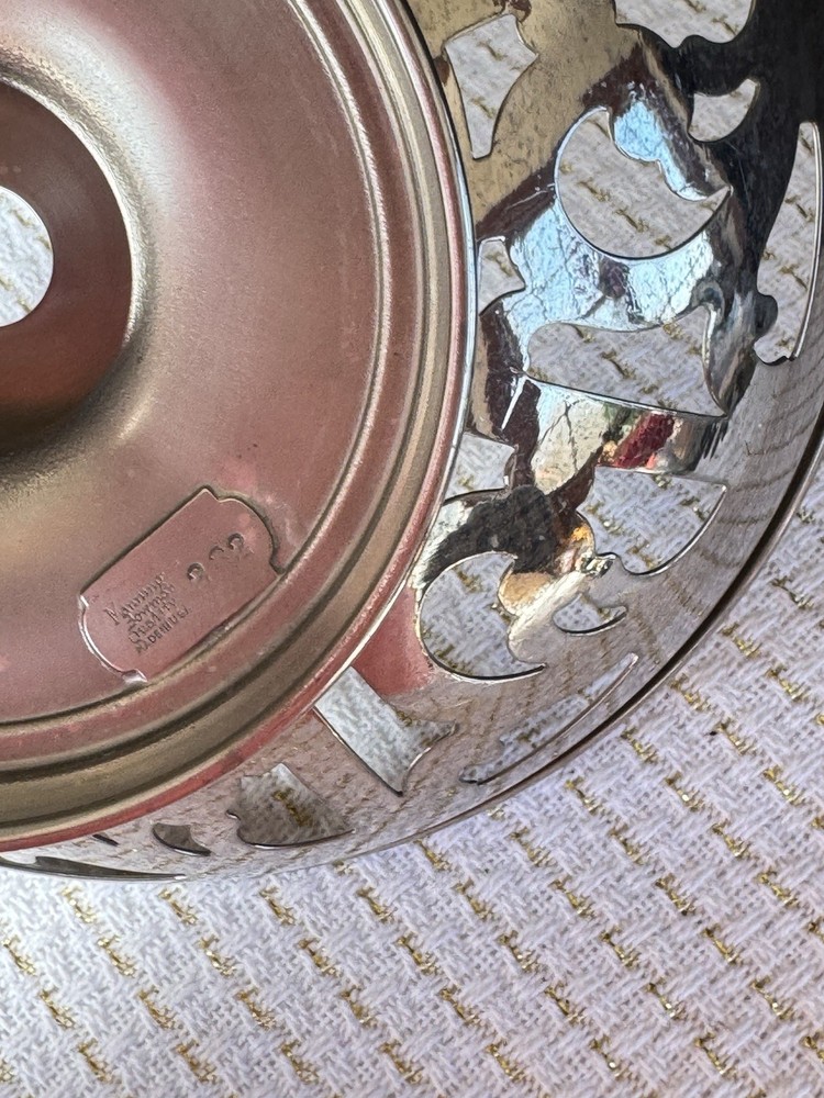 Vintage Manning Bowman Quality Meriden CT Fruit Bowl Silverplate Reticulated 232