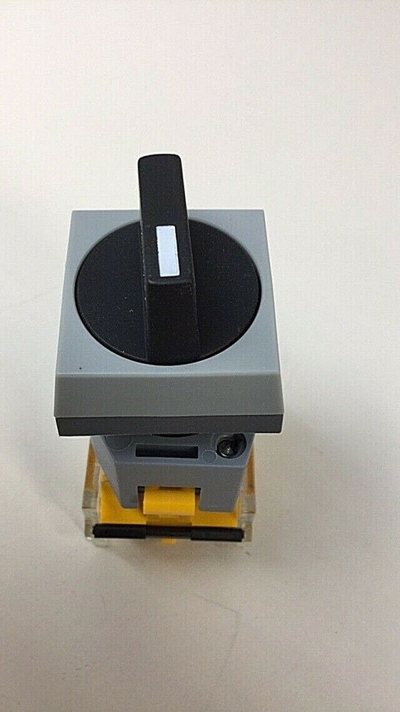 EAO 700.900.3 2-Position Selector Switch 600VAC Max.10A