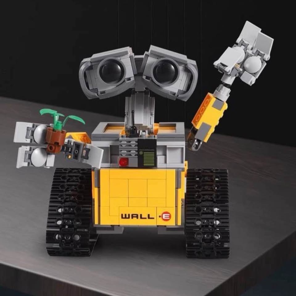 Wall-E Robot Building Blocks Set Toy 687pcs (NOT LEGO)