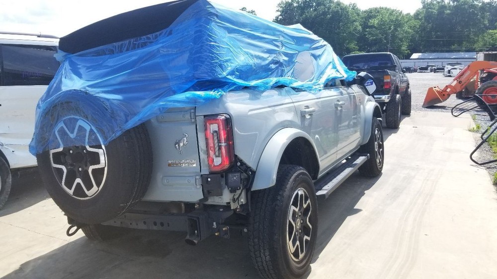 22 FORD BRONCO 2.3L LOWER AIR SHUTTER