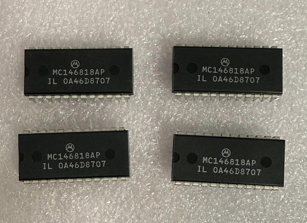 4ea Motorola MC146818AP Real Time Clock, DIP-24