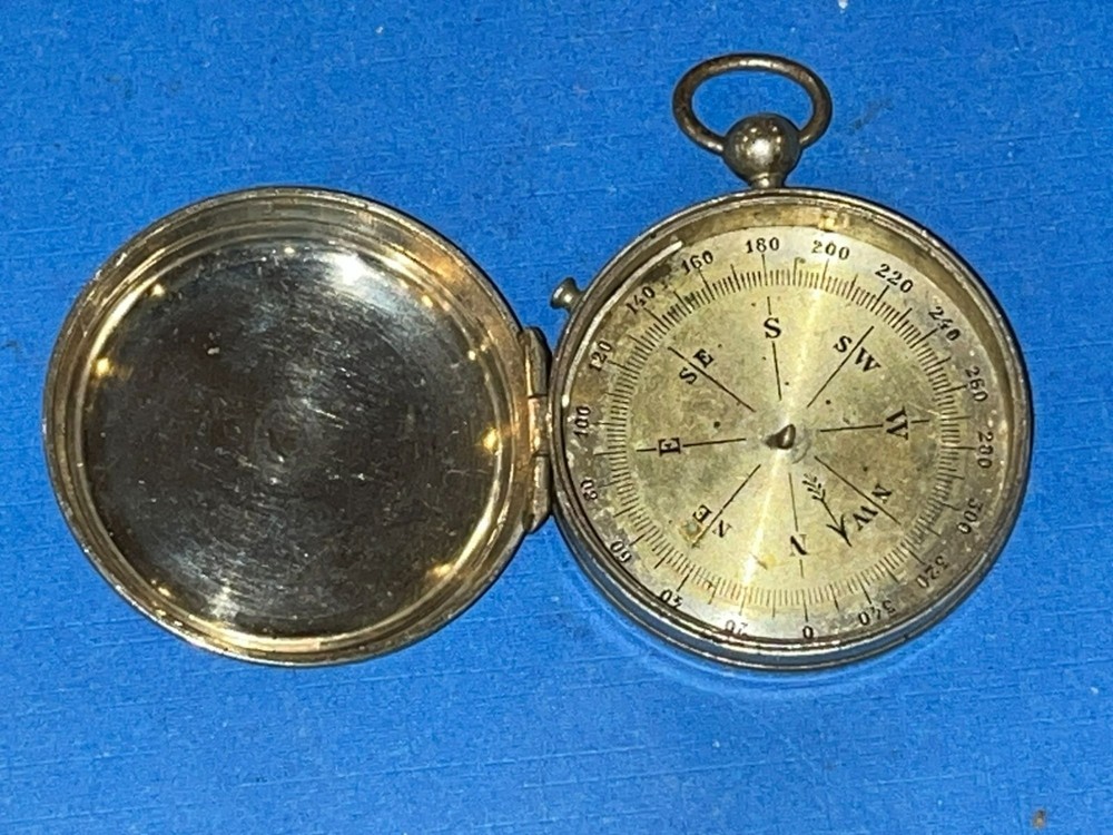 Antique Hunter Brass Cased Pocket Compass missing needle