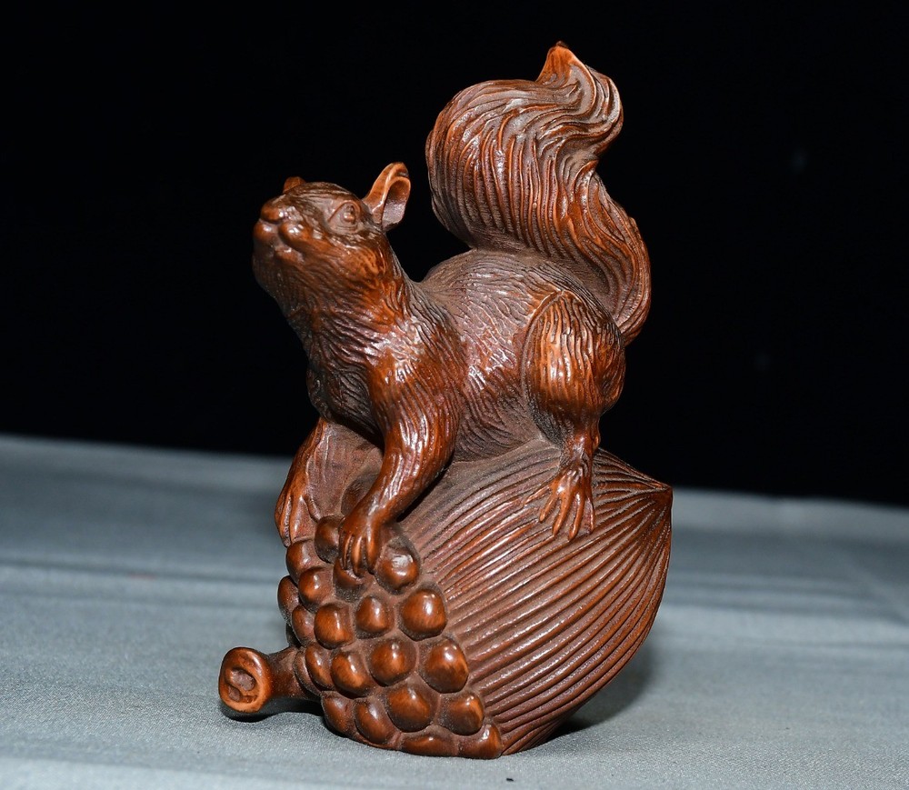 Exquisite Small Leaf Boxwood Pine Mouse Ornament