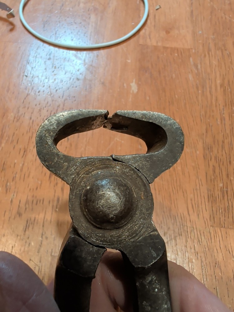 VINTAGE BLACKSMITH/ FARRIER HELLER NIPPER 10.5 " NICE!