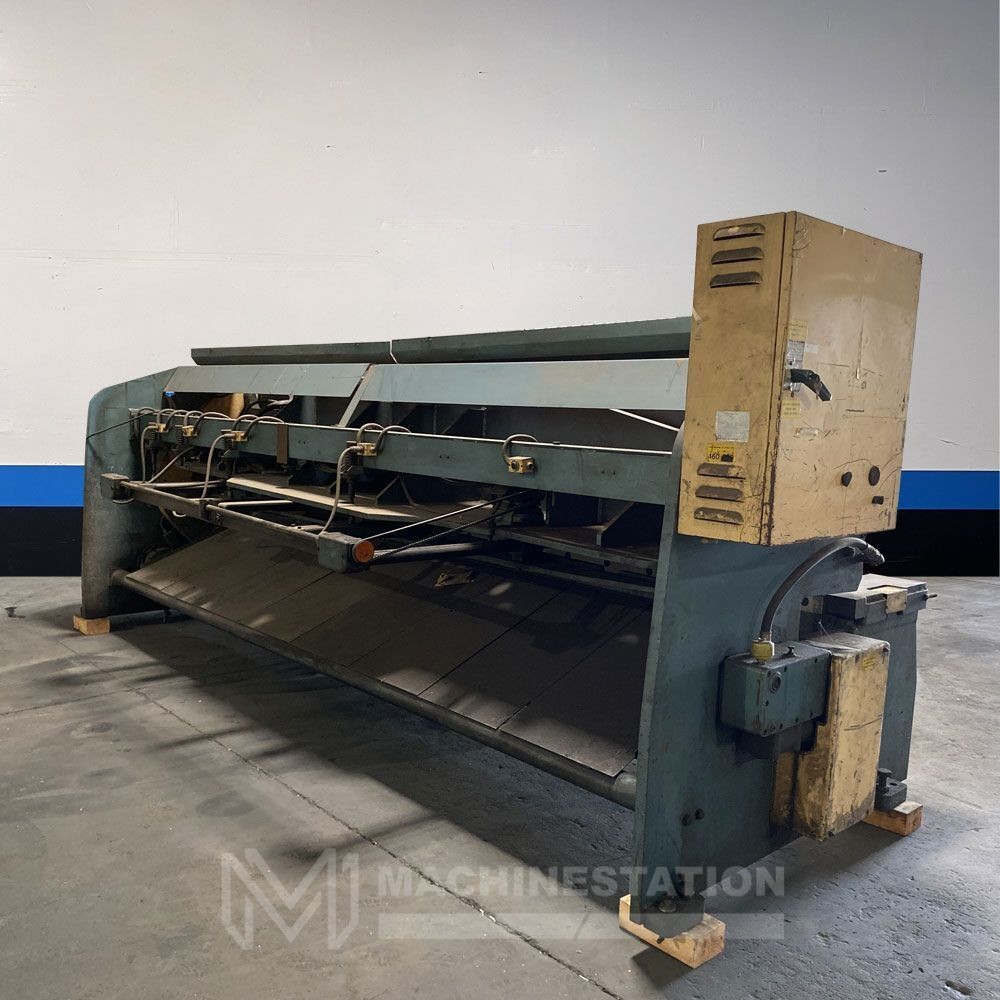AMADA M-4045 POWER SQUIRING SHEAR