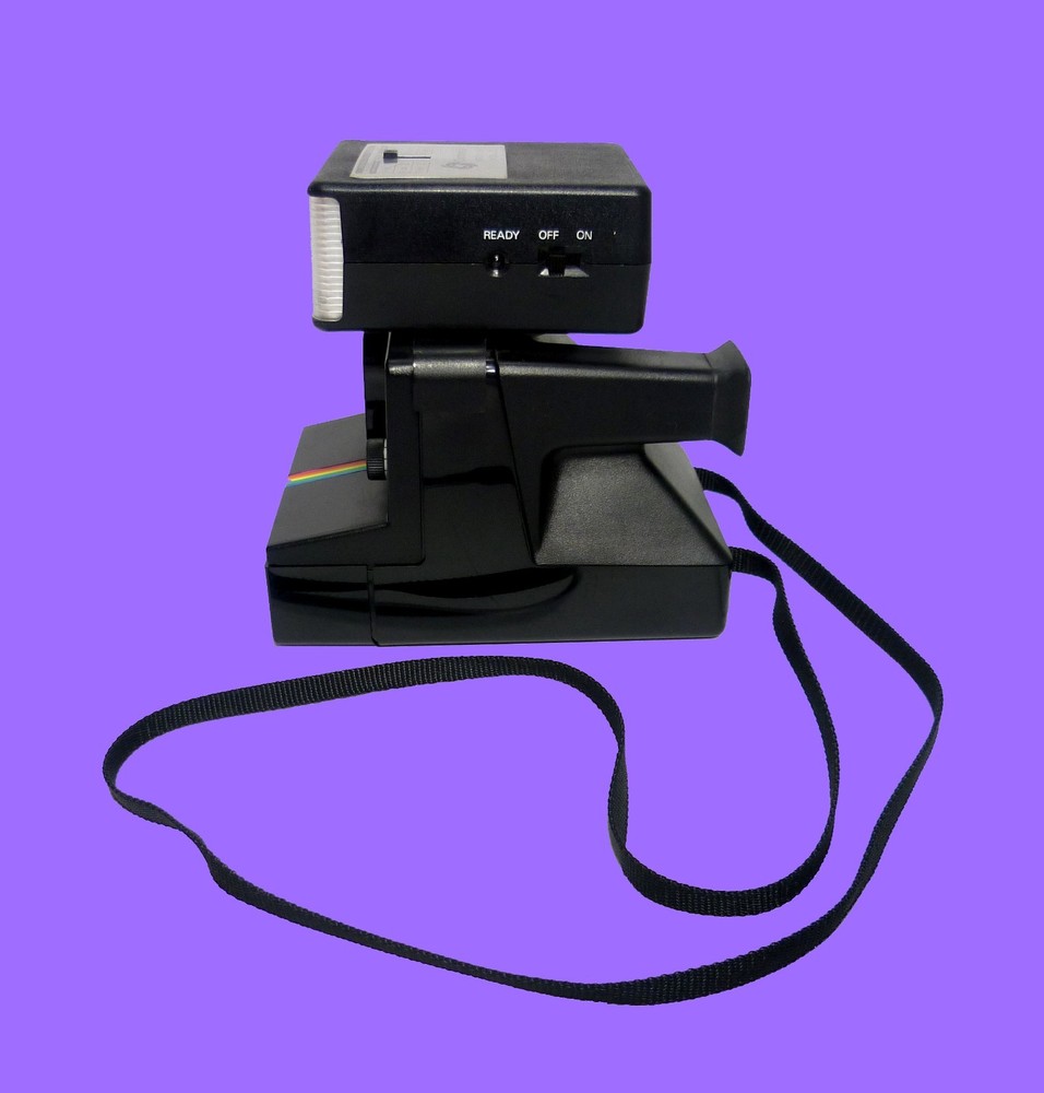 COLLECTIBLE - POLAROID TIME-ZERO INSTANT LAND CAMERA w/FLASH - FULLY OPERATIONAL
