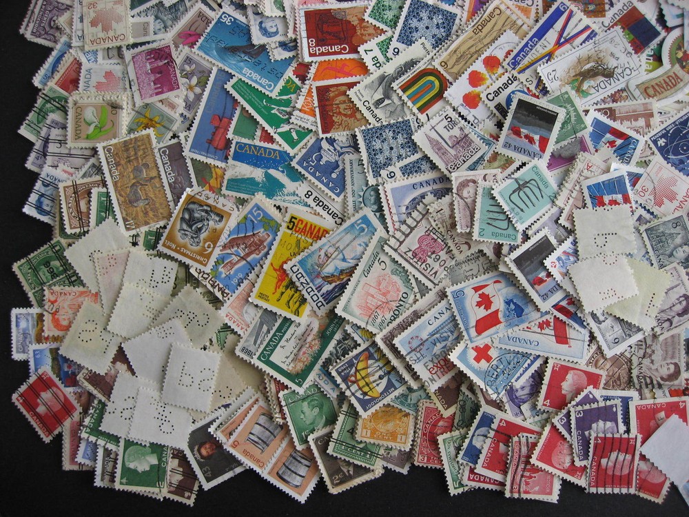 Canada collection 2000 different U old-2015.Face same=reg/ex-bklt/diff perfs etc