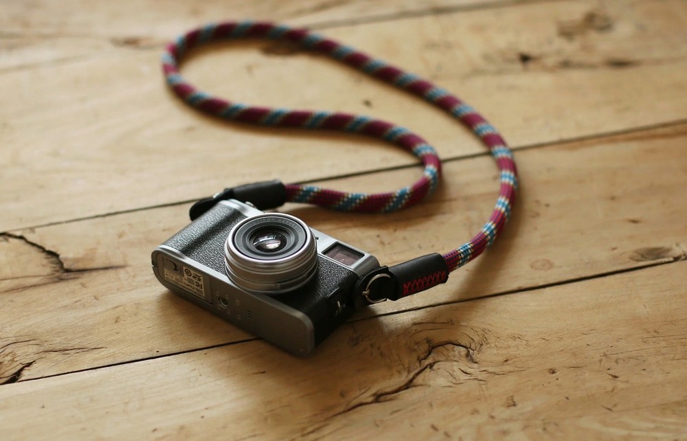 Windmup Red Pattern Climbing Rope Camera Strap