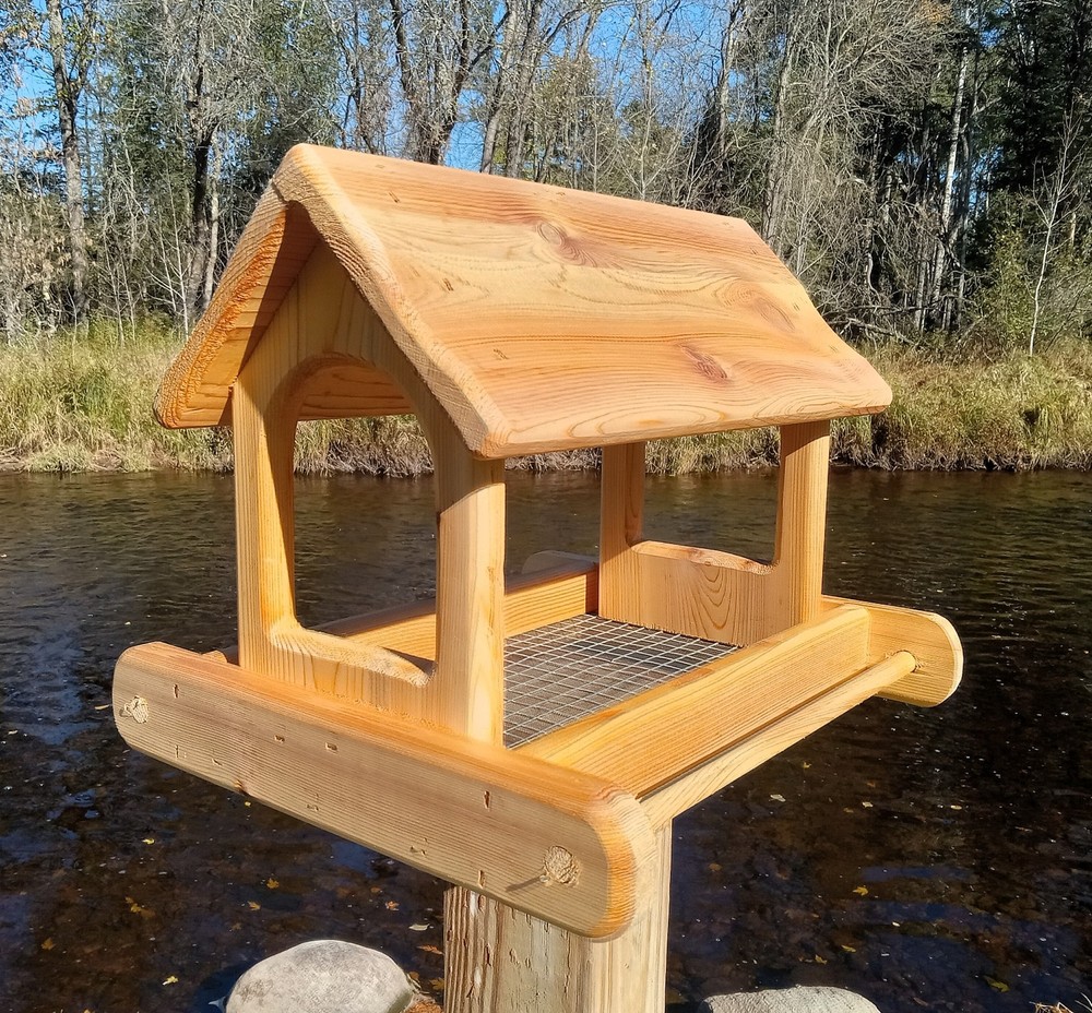 Arched cedar wood fly through platform bird or squirrel feeder Screen Bottom