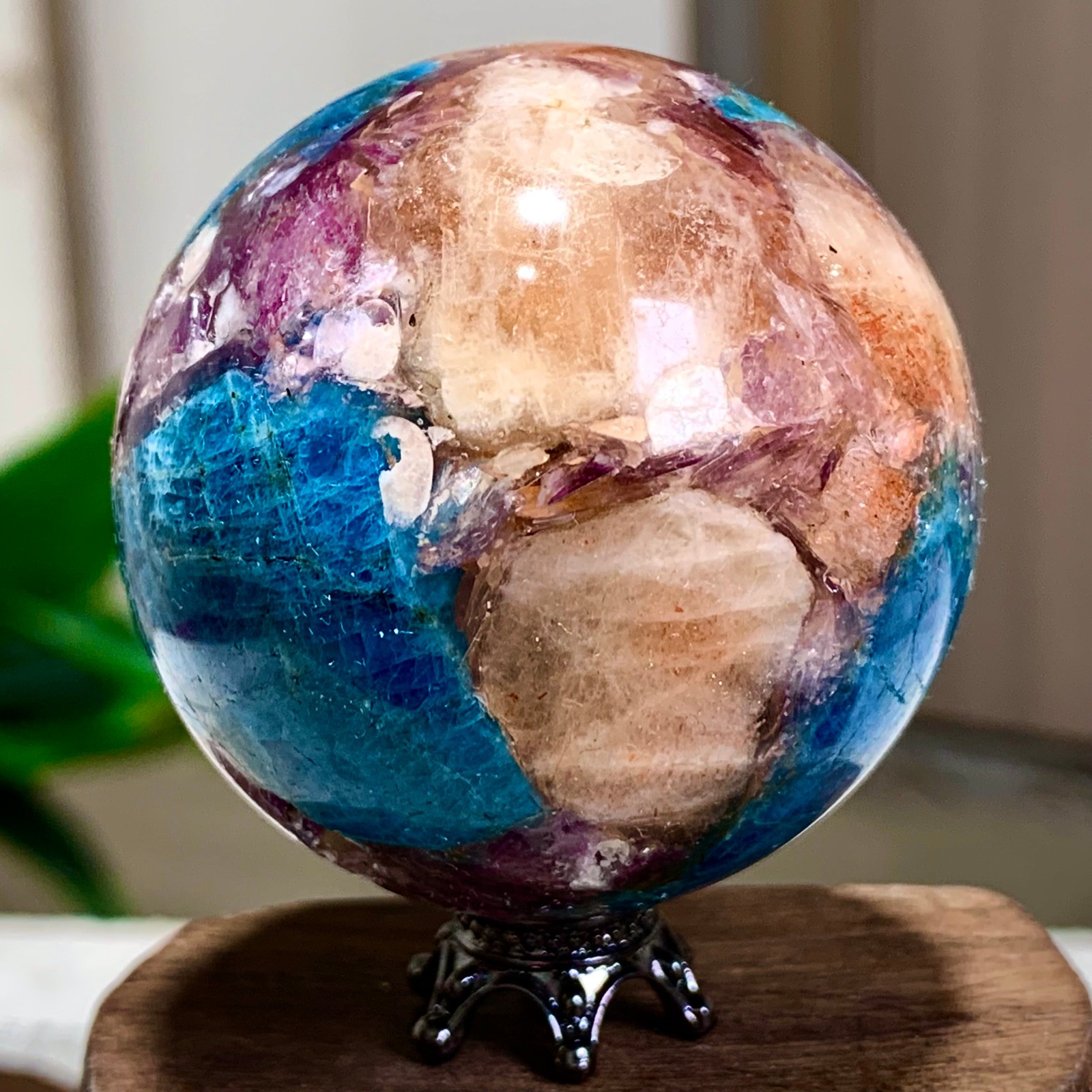 132G Natural Blue Aptite +Sun Stone purple lepidolite Sphere mineral sample