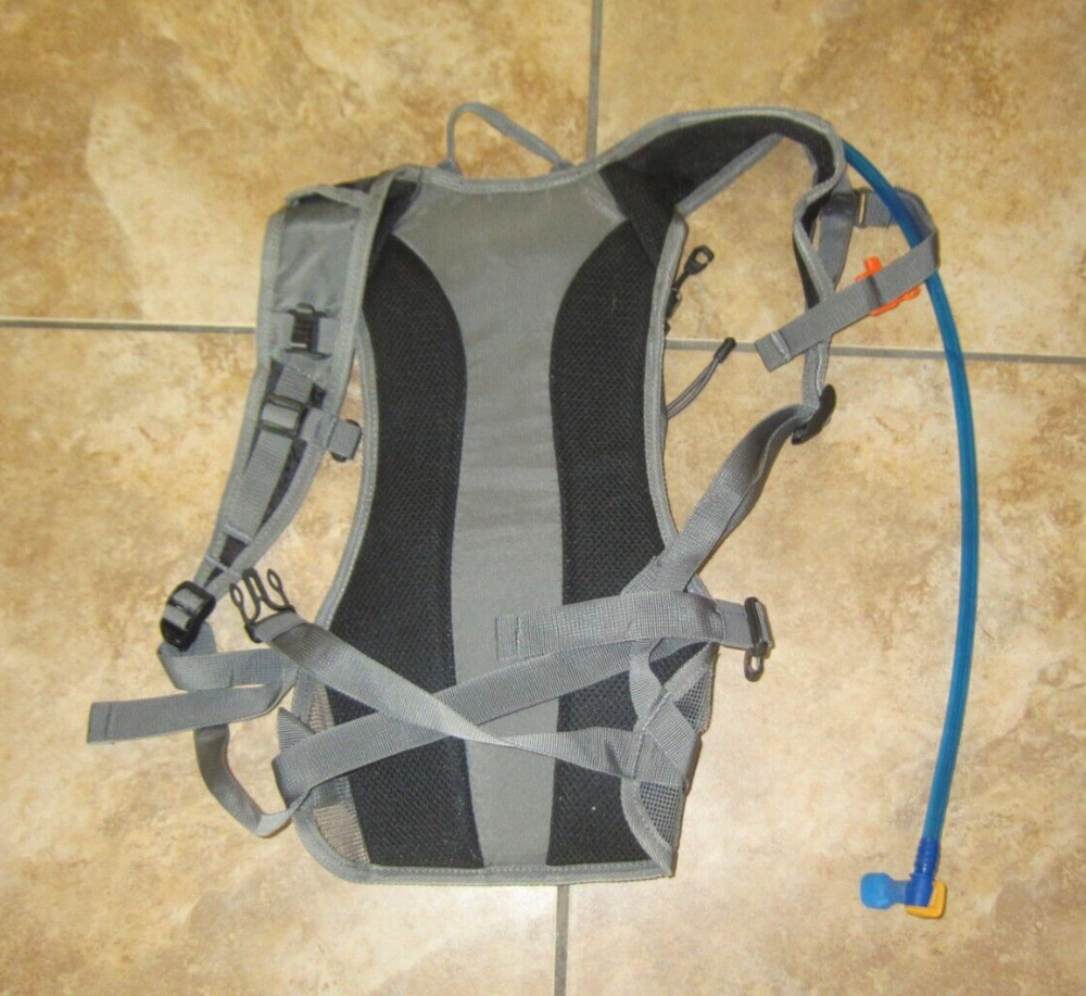 Unigear Hydration Pack Backpack with Bladder for Running Hiking Gray Black