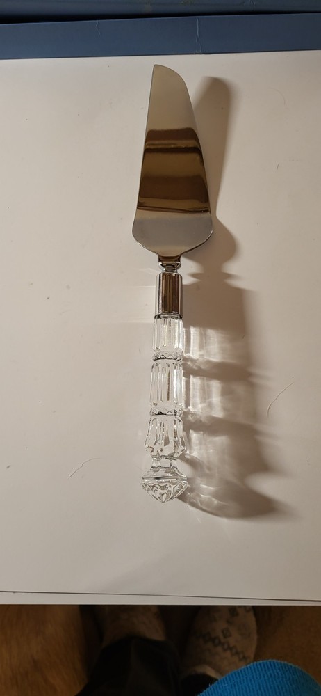 12" Princess House crystal handle cake server