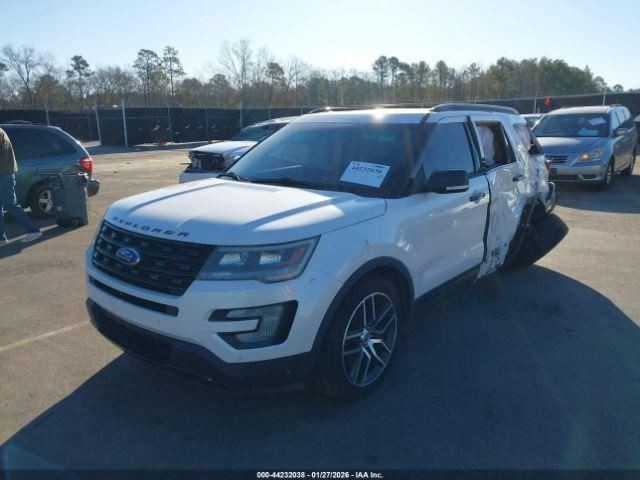 EXPLORER 2017 Glove Box 5011969