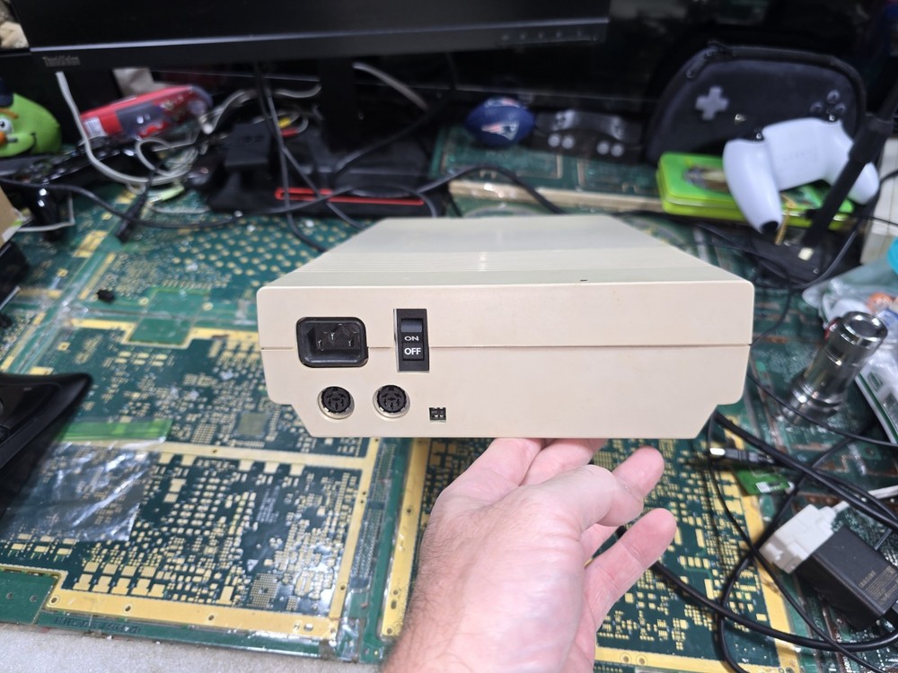 Commodore 1571 Exact DEFECTIVE DONOR Floppy Disk Drive-Issues-Intact-PARTS-READ